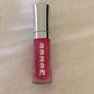 Buxom lip gloss